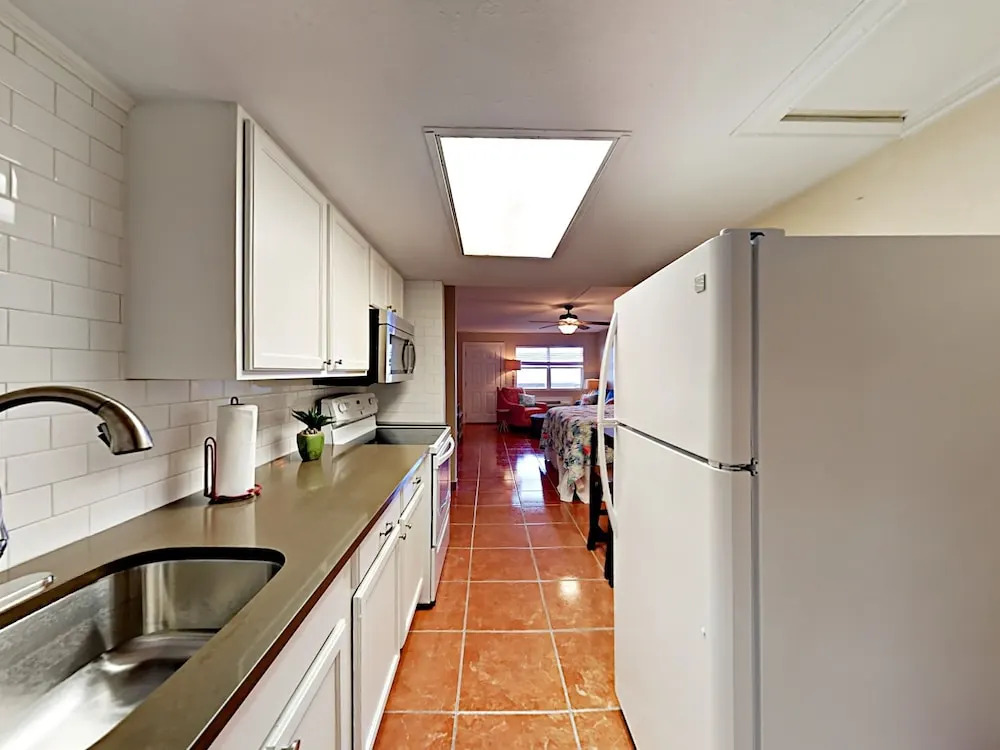 143 Sea Breeze 1 Bedroom 1 Bathroom Condo