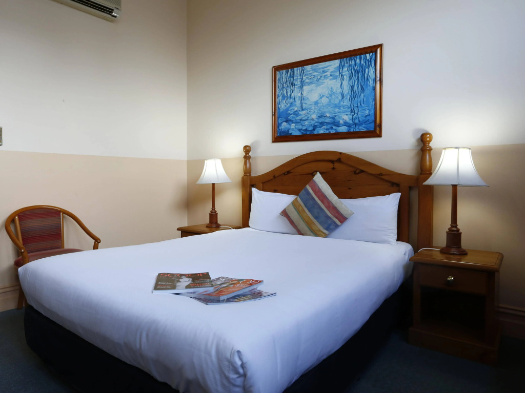The Melbourne Hotel