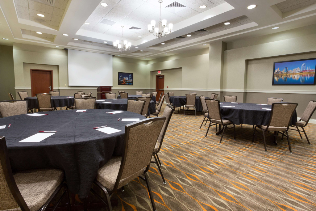 Drury Inn & Suites Cincinnati Sharonville