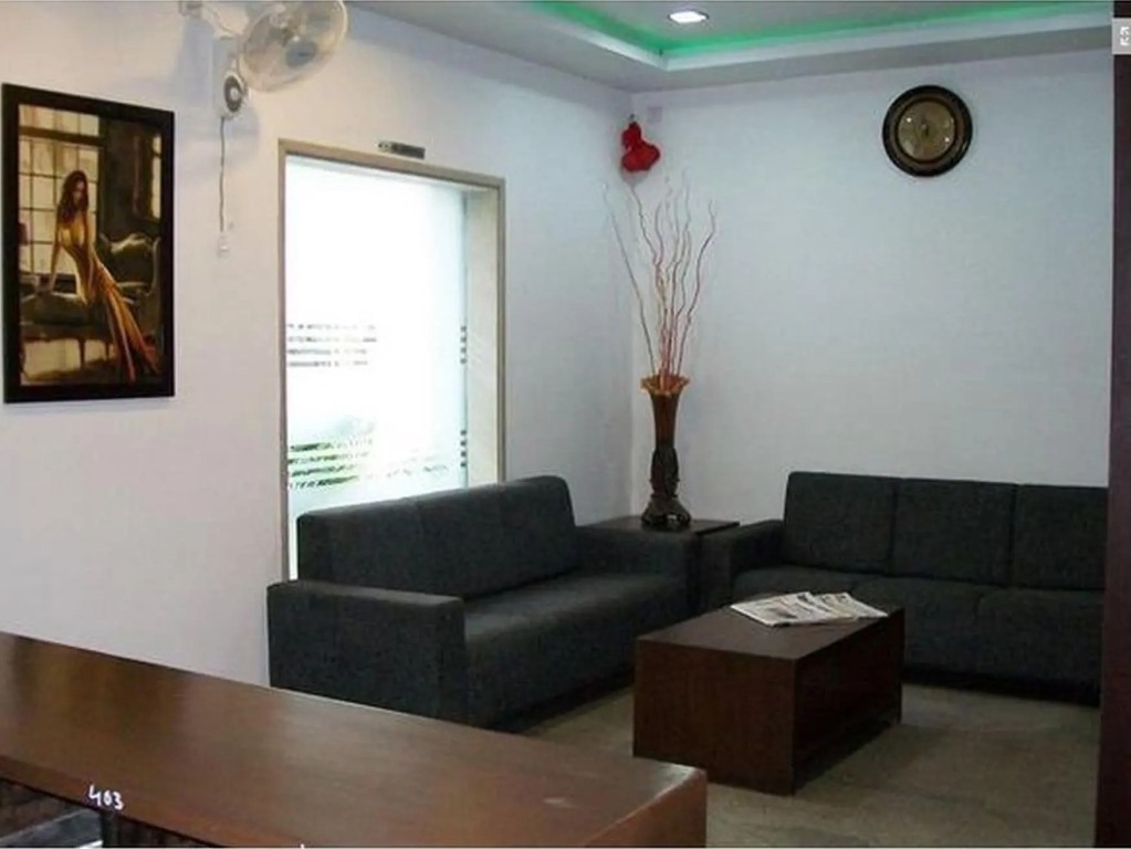 OYO 1030 Hotel Palm View Residency