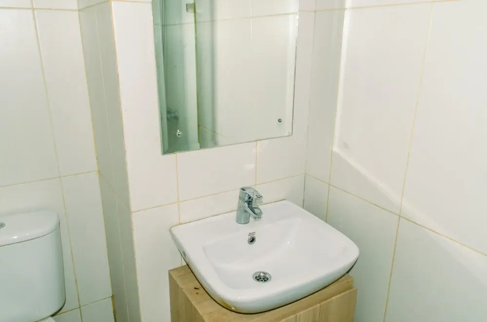 Comfort And Minimalist 2Br At Skylounge Tamansari Apartment