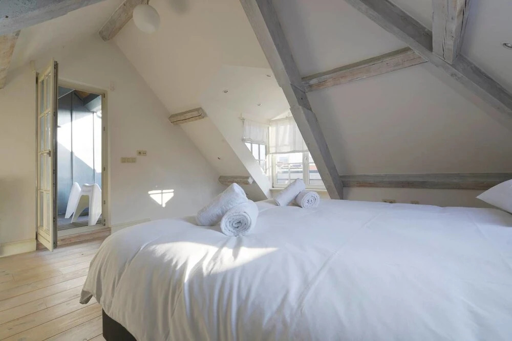 Saint Pauls Suite 17