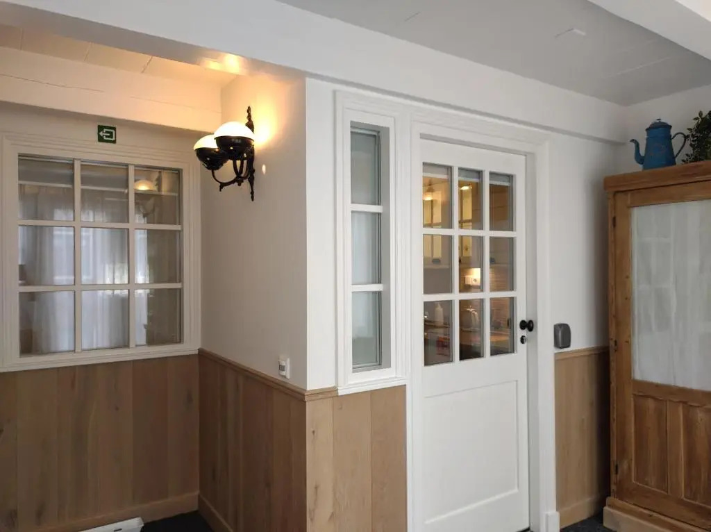 VRYE HEERLYKHEYD ( adults only ) studio 2