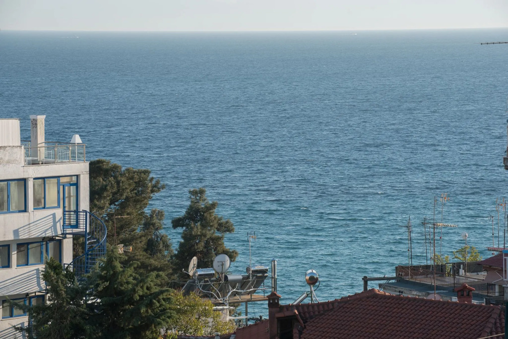 Sea view luxury apartment in Nea Kallikratia