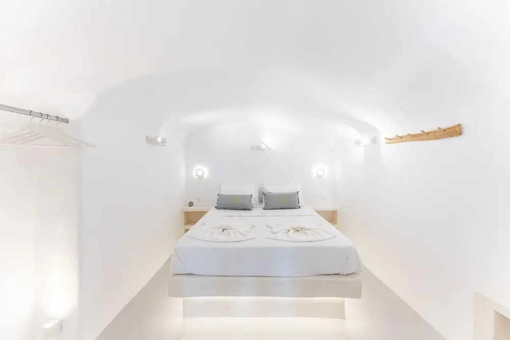 Kalamia Cave House