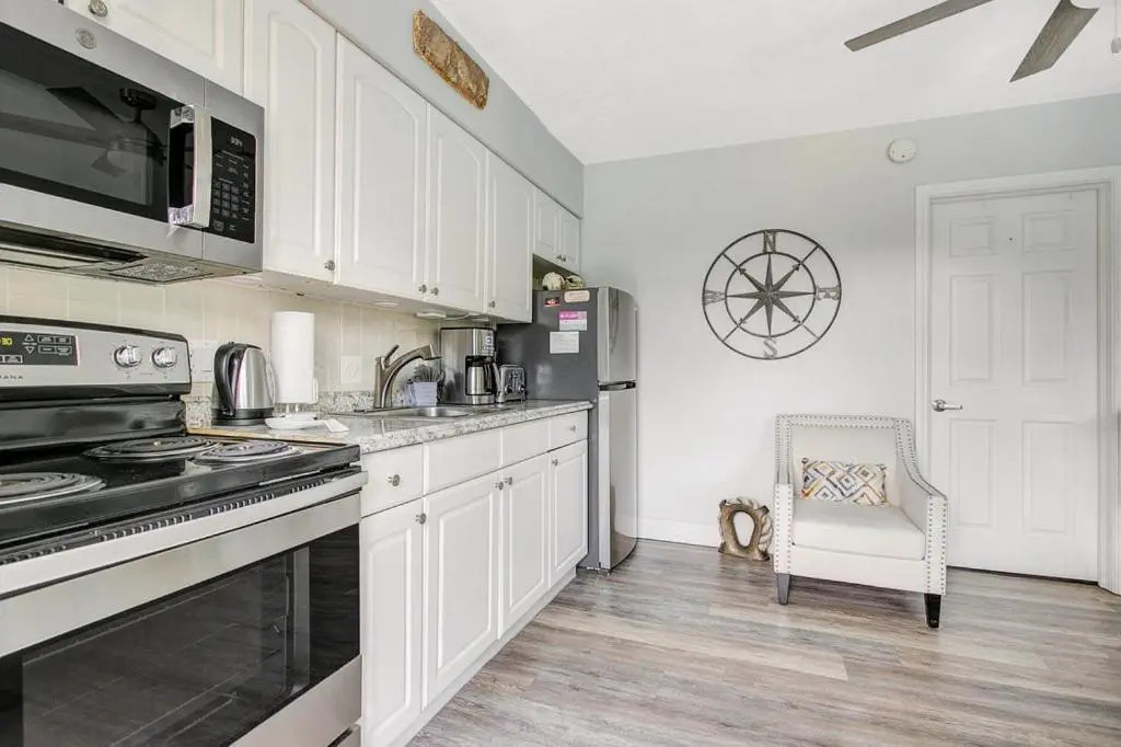 Five Palms Suite 203 - Daily - Weekly - Monthly