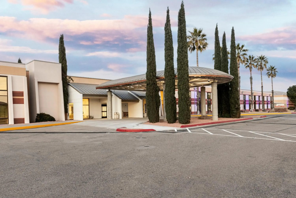 Apache Gold Resort Hotel
