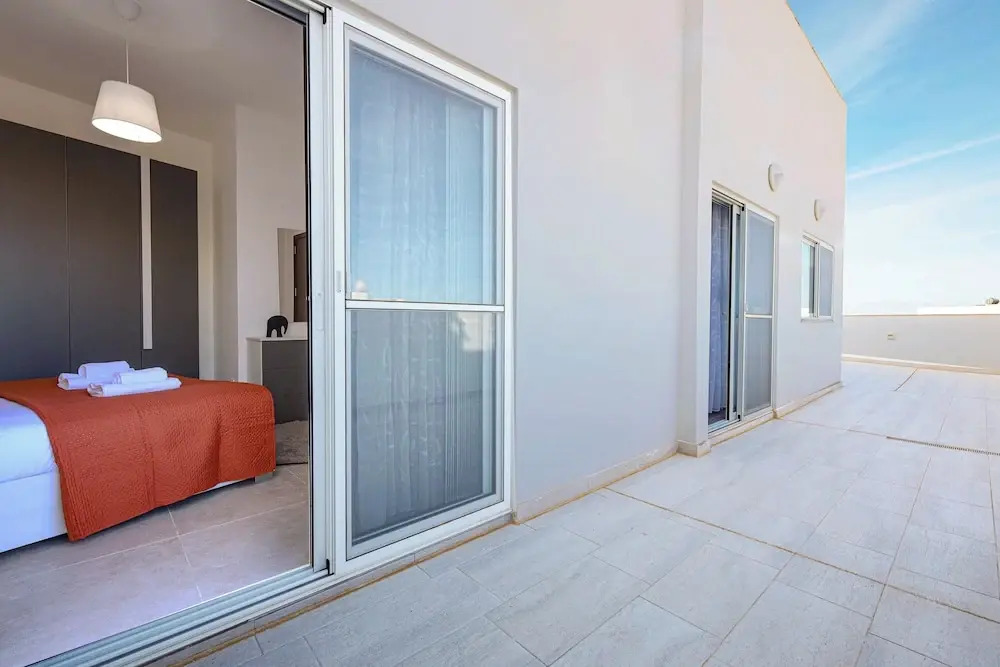Cosy 1 BD Penthouse in Bugibba - Corner Terrace with Sea Views