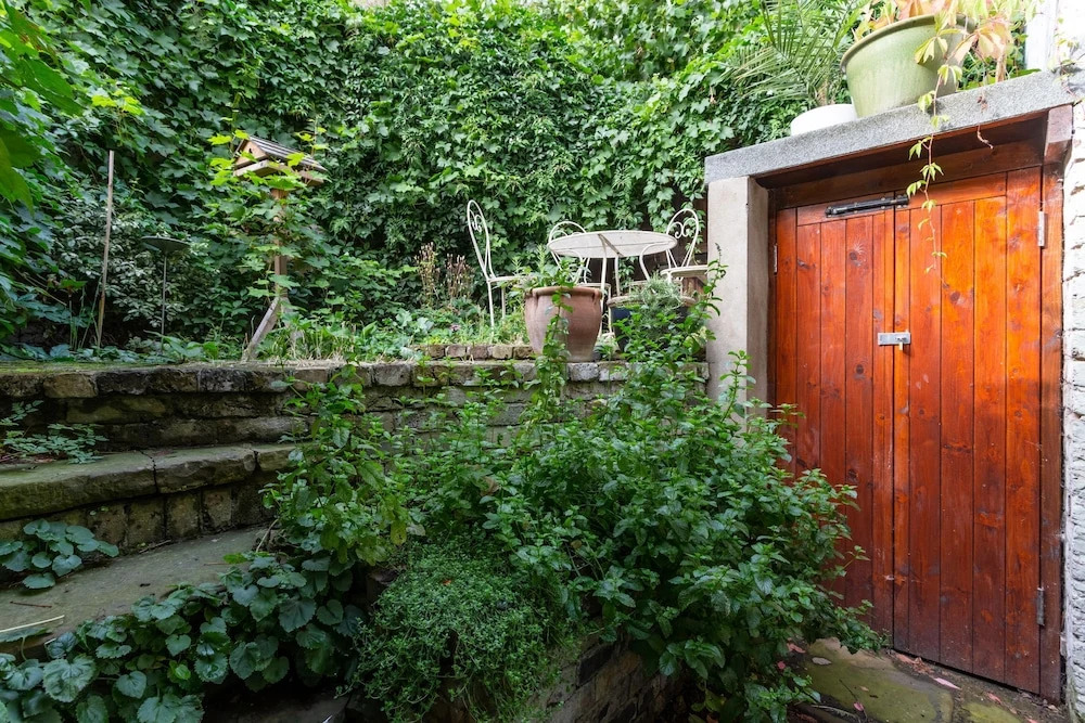 1 Bedroom Apartment in Kennington With Garden