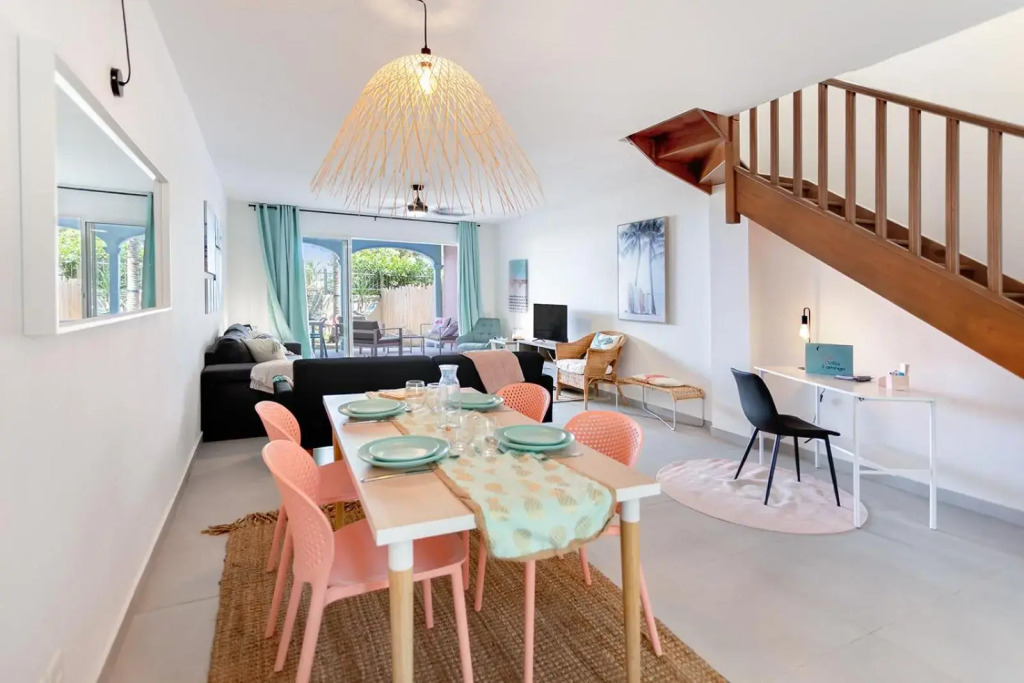 VILLA FLAMINGO, Beautiful 2 bedroom house - 1 min from the beach