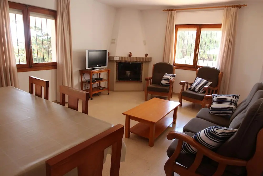 Laura-29A - pretty holiday property with garden and private pool in Calpe