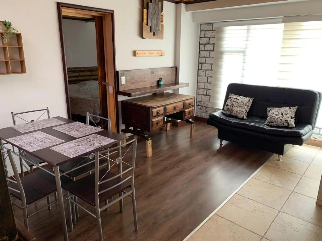 Apartamento en madera cerca del C.C Titán Plaza
