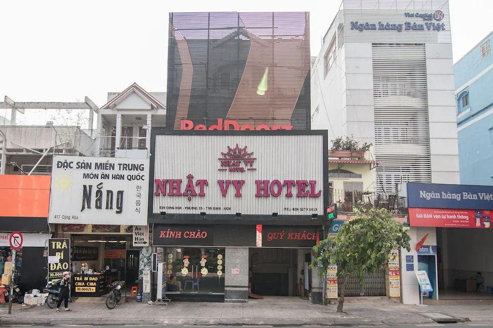 RedDoorz @ Cong Hoa Street 3