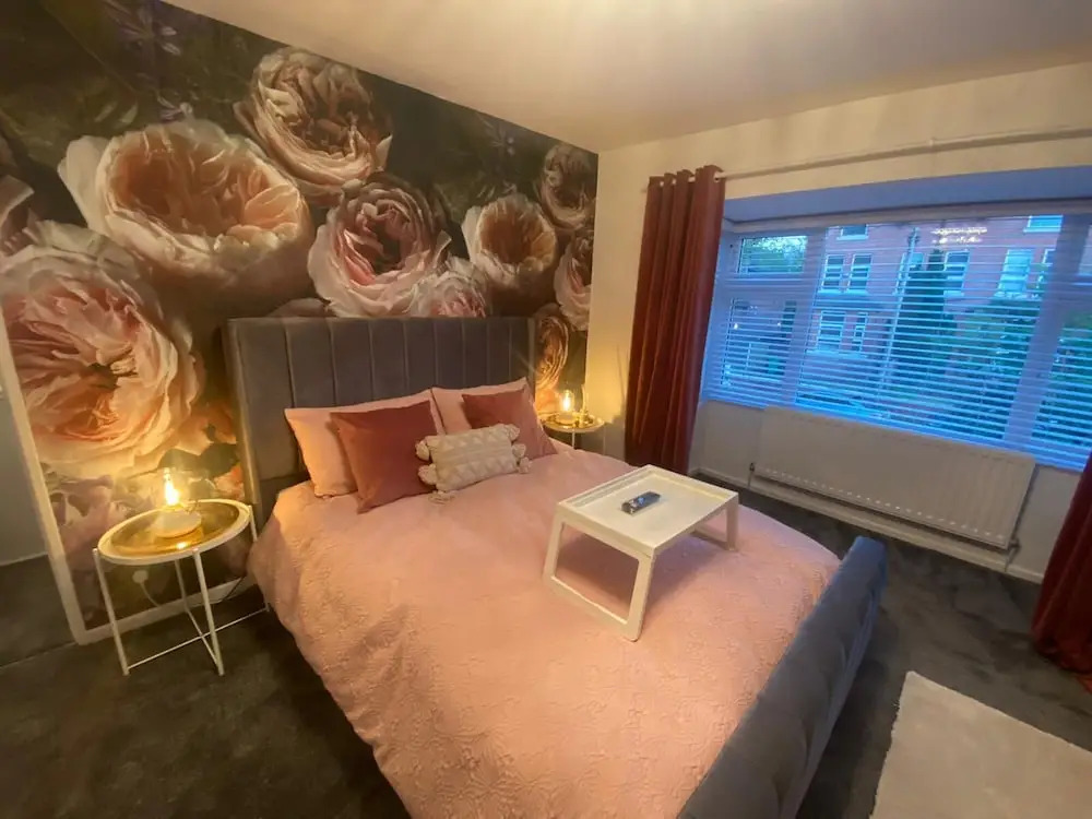 Charming 3-bed House Near Central Manchester