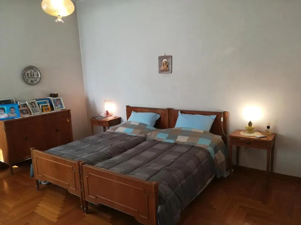 Vintage apartment KOLONAKI