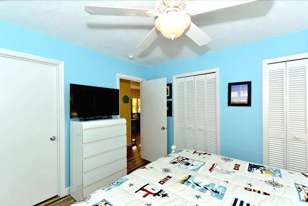 Surf Rider's Cottage 2 Bedrooms 1 Bathroom Condo