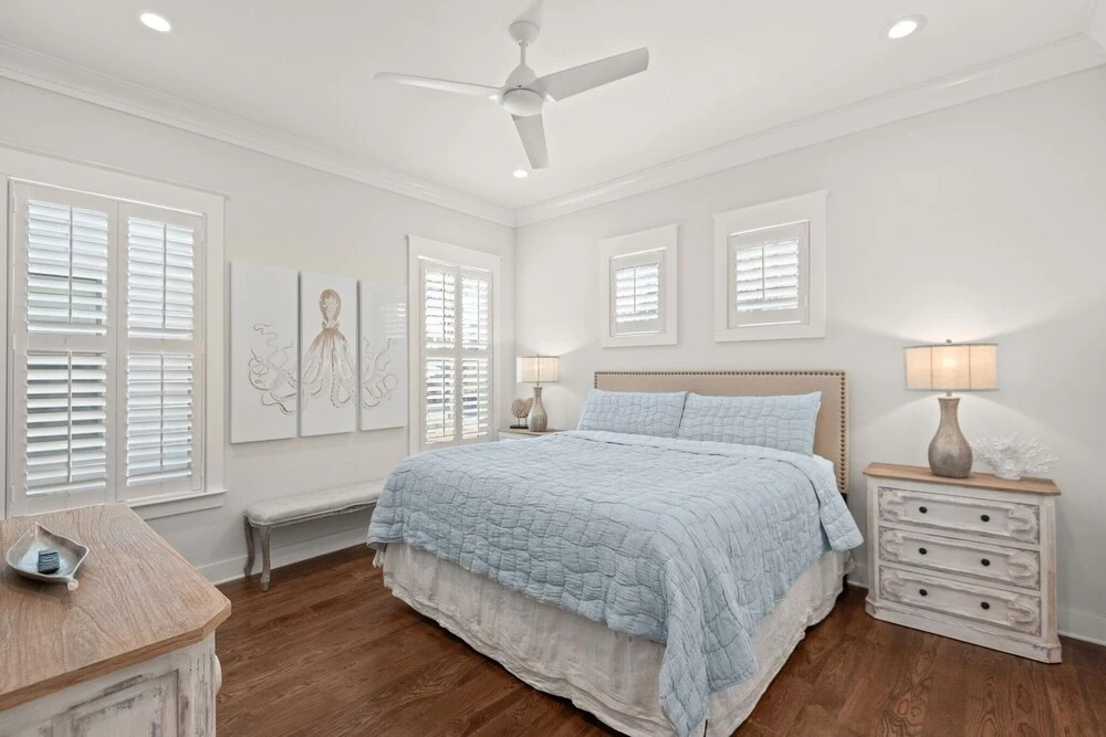 Carefree Cottage - 46 E Seacrest Blvd