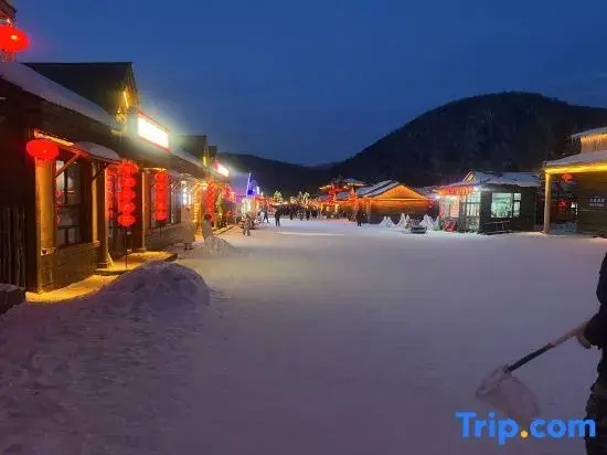Li San Homestay (Snow Town Scenic Area)