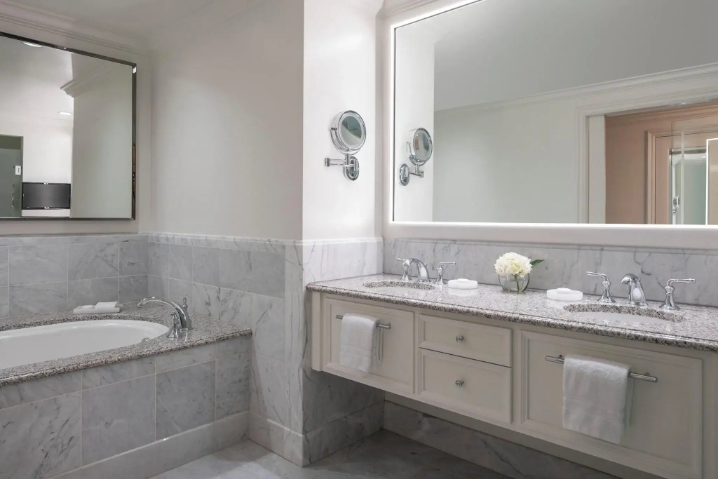 Отель Four Seasons at Westlake Village