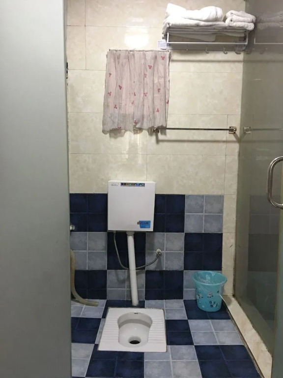 Fenghuang Little Bear Family Guest House
