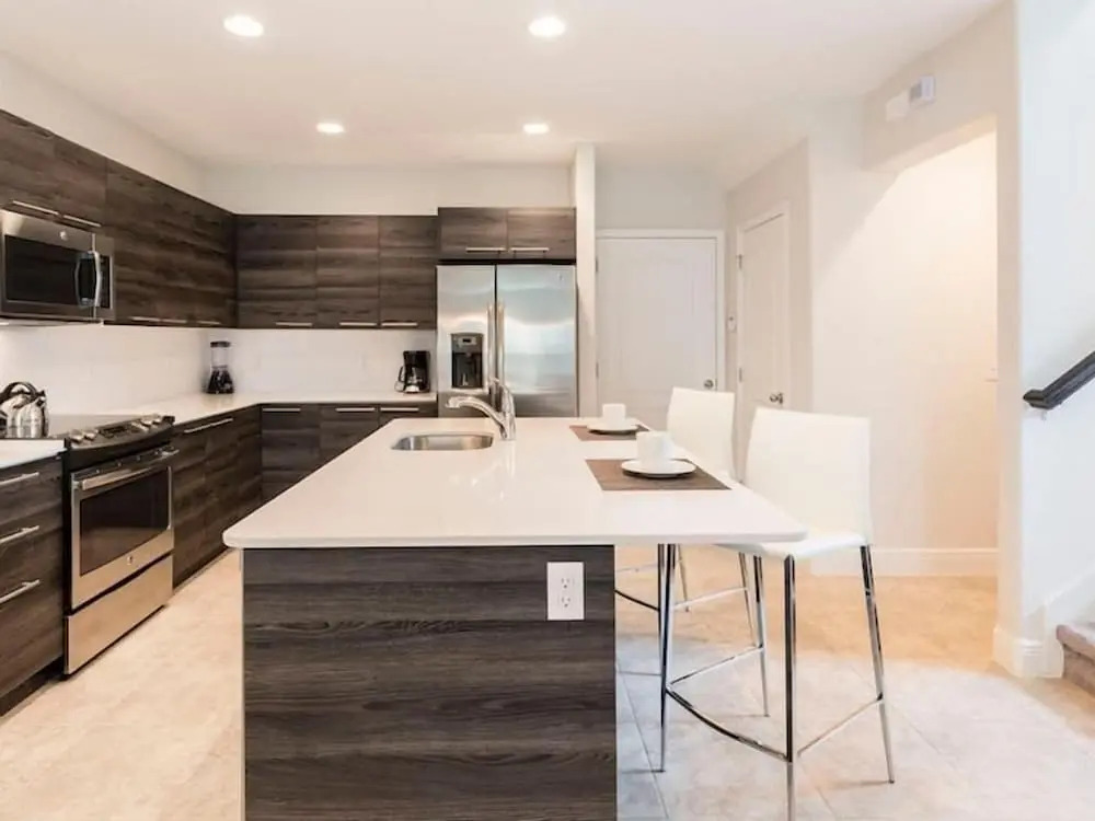 Modern 3 Bed Town Home At Balmoral Resort-3sltth1 3 Bedroom Condo by RedAwning