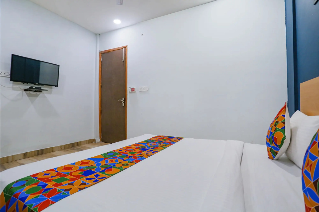 Hotel Silver Saffron Peeragarhi