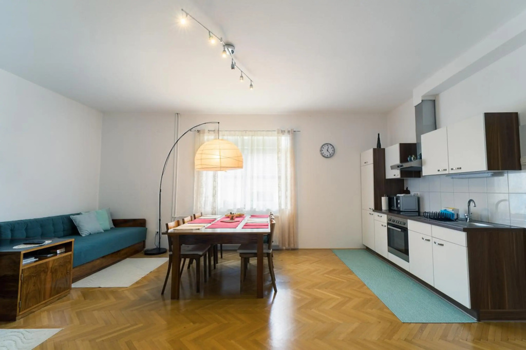 Sunny Villa Apartments