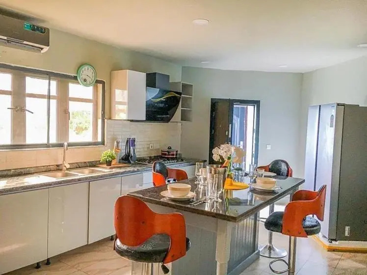 3 bedroom with gym ,pool and balcony