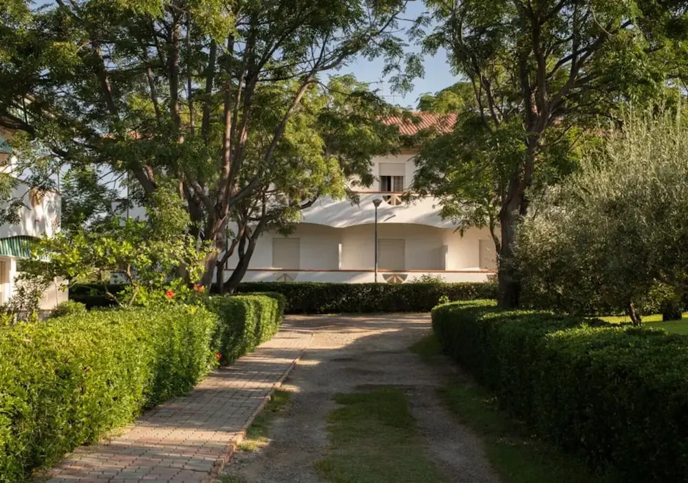 Madama Club Village