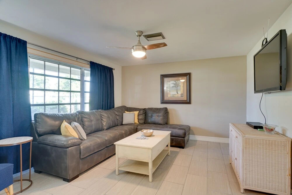 Dock & Screened Porch: Waterfront Cape Coral Home