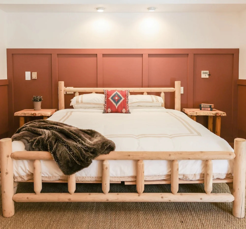 Outland Chalet & Suites Great Smoky Mountains