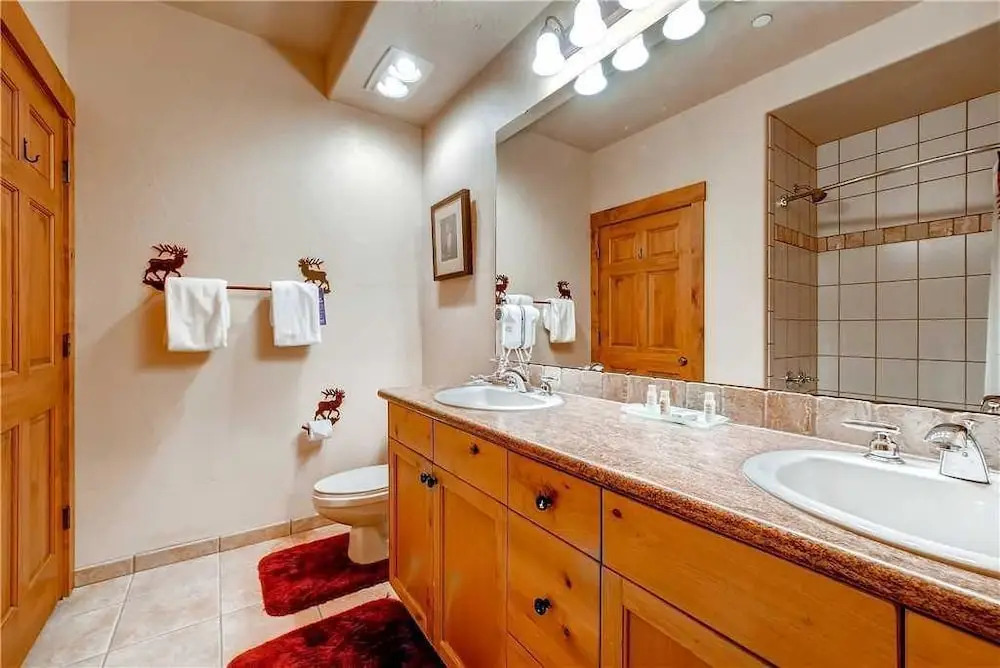 2305 Timberline Lodge, Trappeur's Crossing Apartment 2