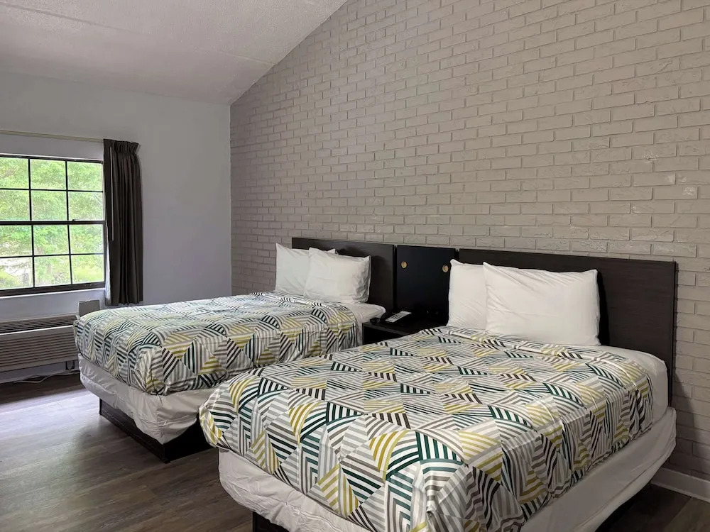 Travelodge Inn & Suites Tallahassee North