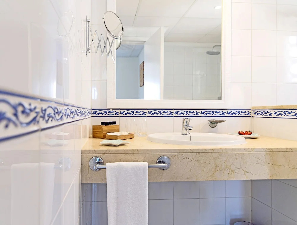 Cabot Sivella Apartments