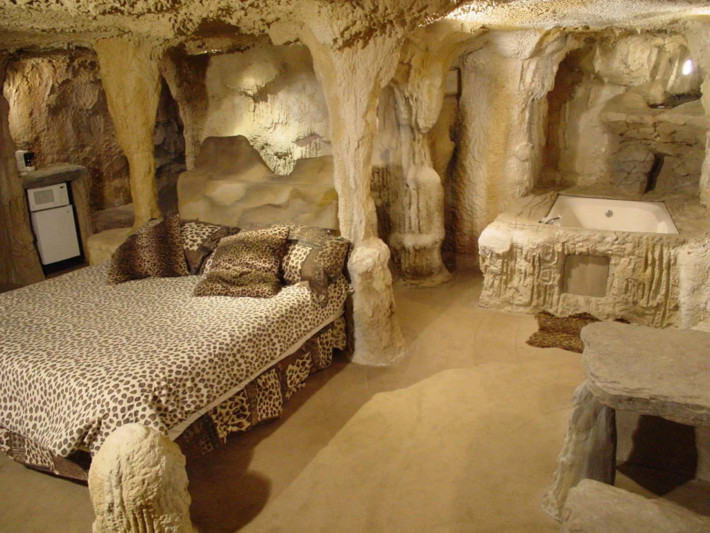 Wildwood Inn Tropical Dome & Theme Suites