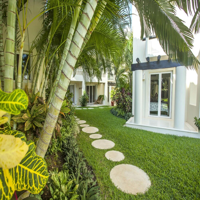 Luna Maya 1 BDR Apartment Sol 03 by select