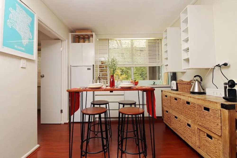 Colour Pop Fitzroy - Pets, Parking, Balcony, 3bdrm