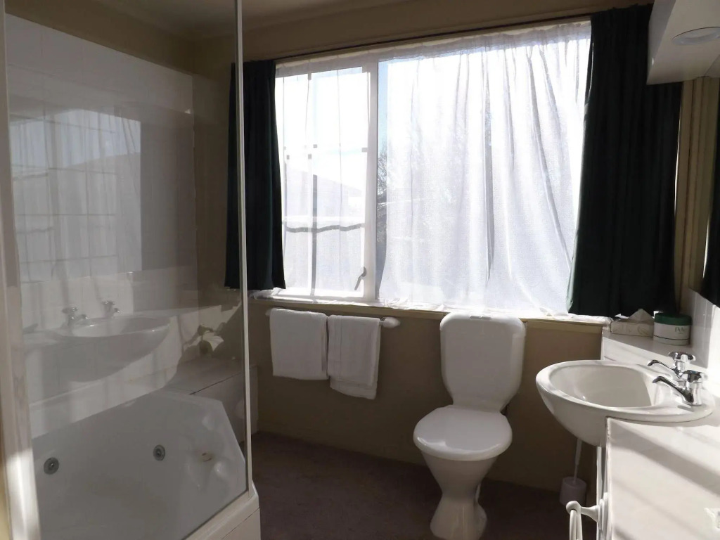 U Studios Paraparaumu, SureStay Collection by BW