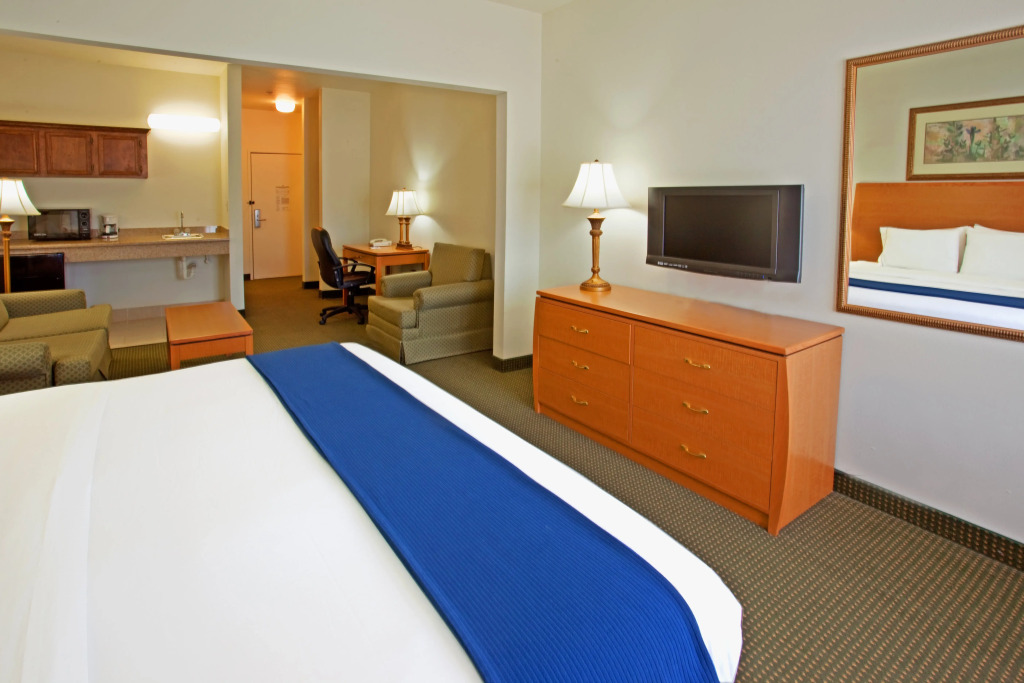 Holiday Inn Express Hotel & Suites Columbus by IHG