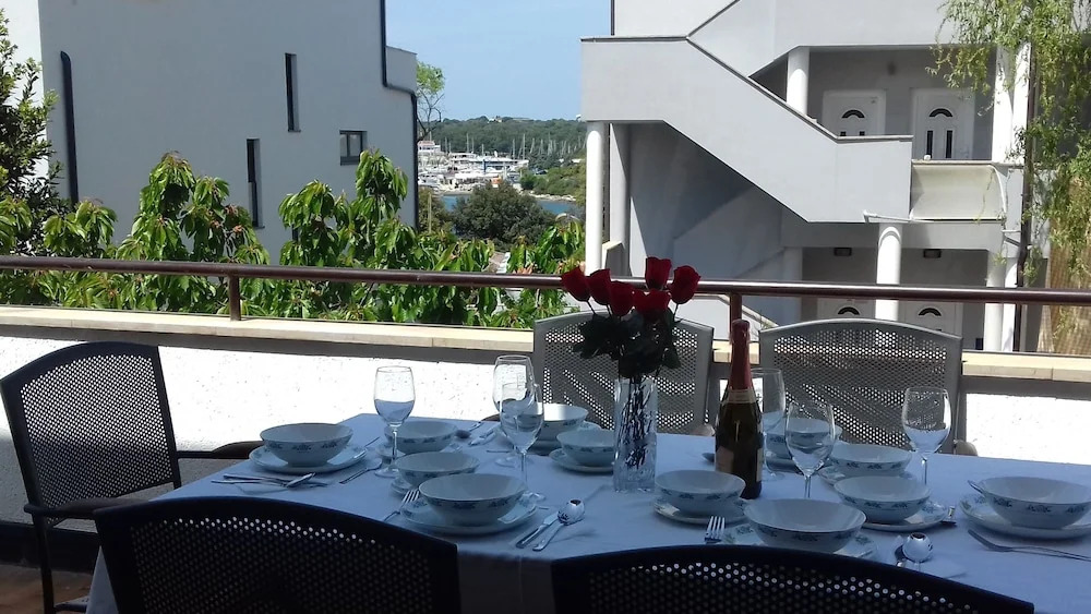 Apartments Ida, 100m from the beach