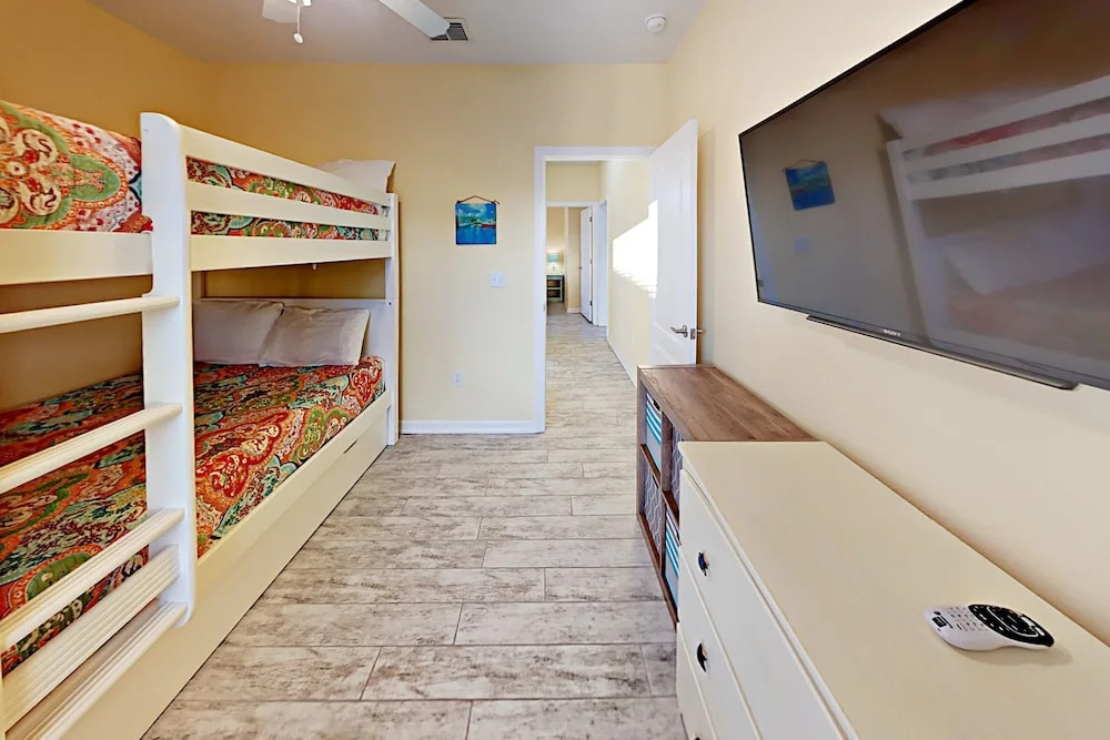 Las Olas Townhouse 3 Bedrooms 2 Bathrooms Townhouse