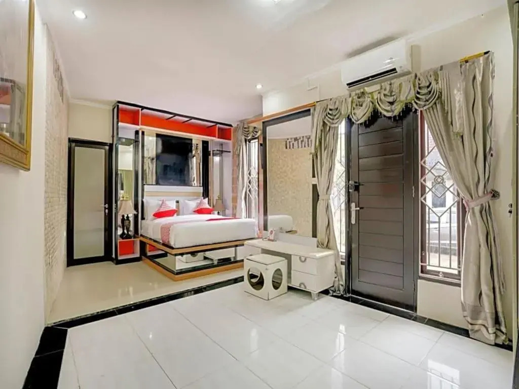 OYO 90131 Liberty Guest House
