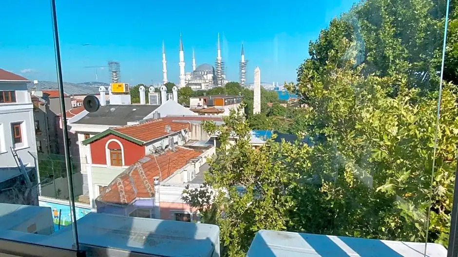 Redamancy Hotel