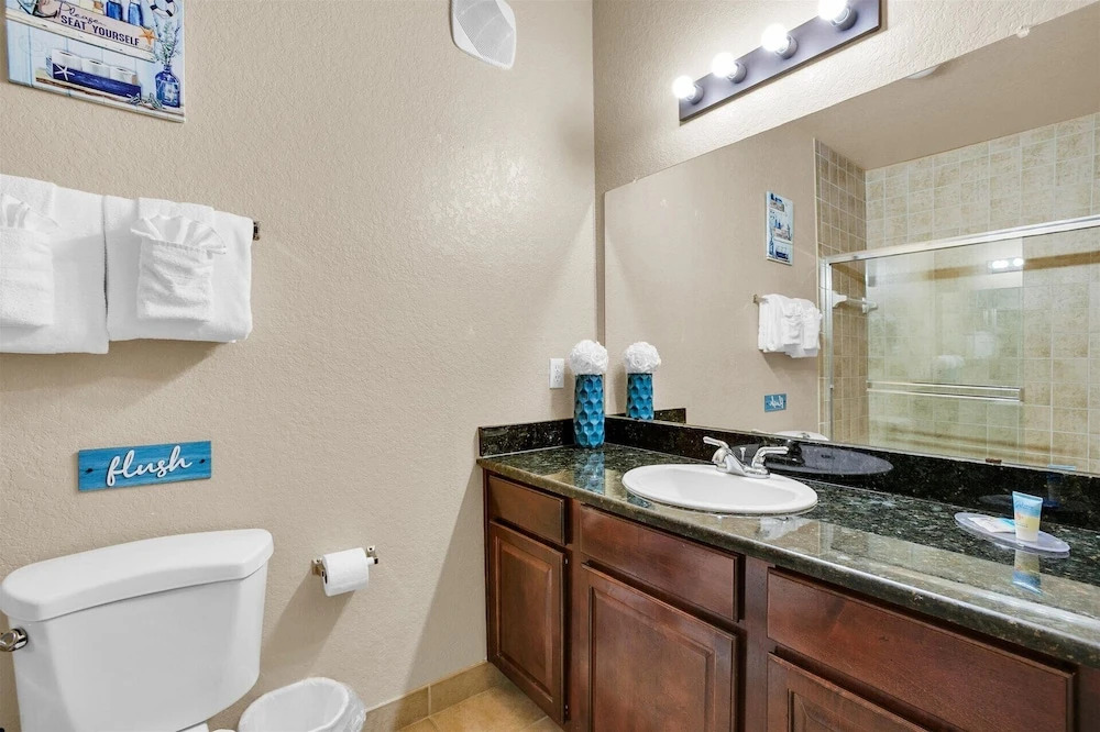 Tuscana Resort 3 Bedroom Condo Clubhouse Access 8 Miles to Disney