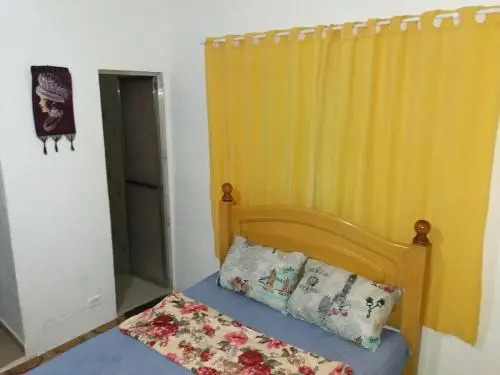 SUíTE EM NOSSA CASA A 450M DA PRAIA