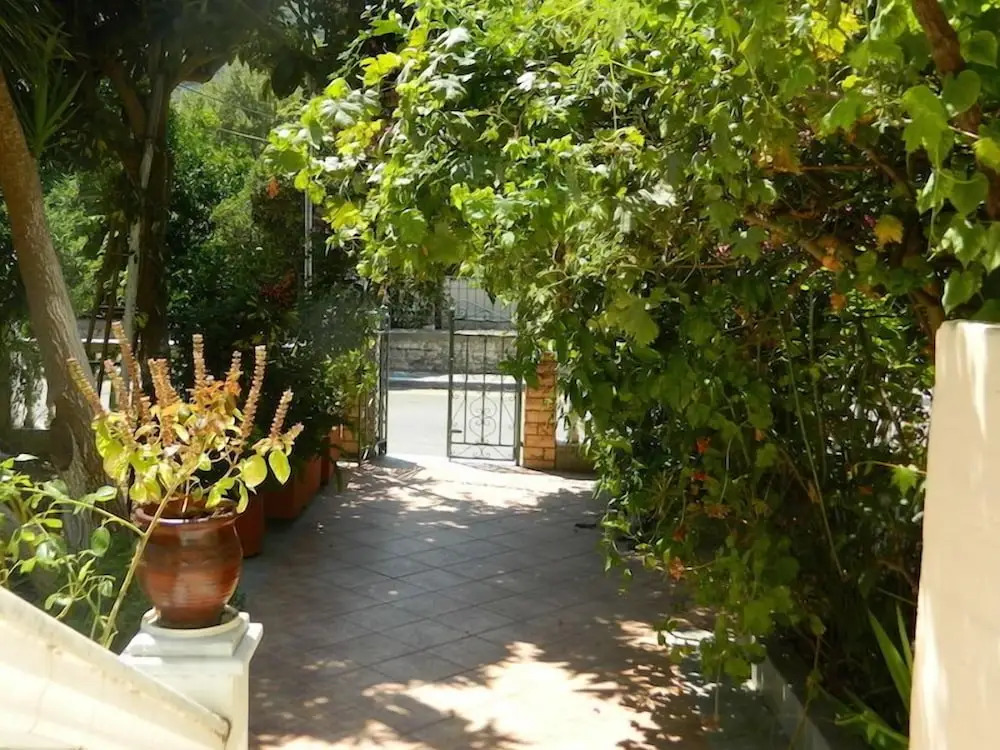 Logaras Apartments