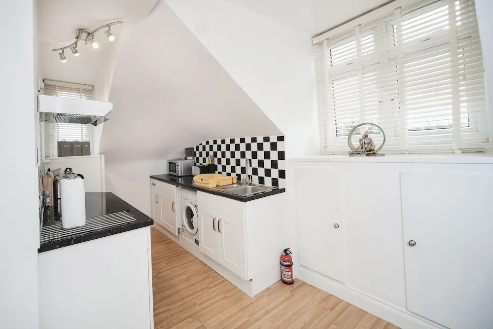 Flat 5 - 61 Old Dover Road