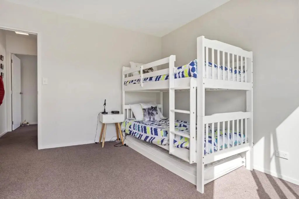 Surf and Sun Bach - Waihi Beach Holiday Home