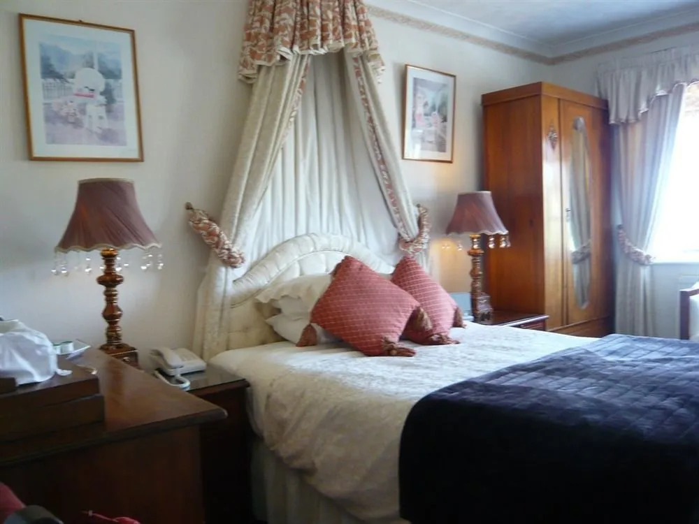 Meryan House Hotel