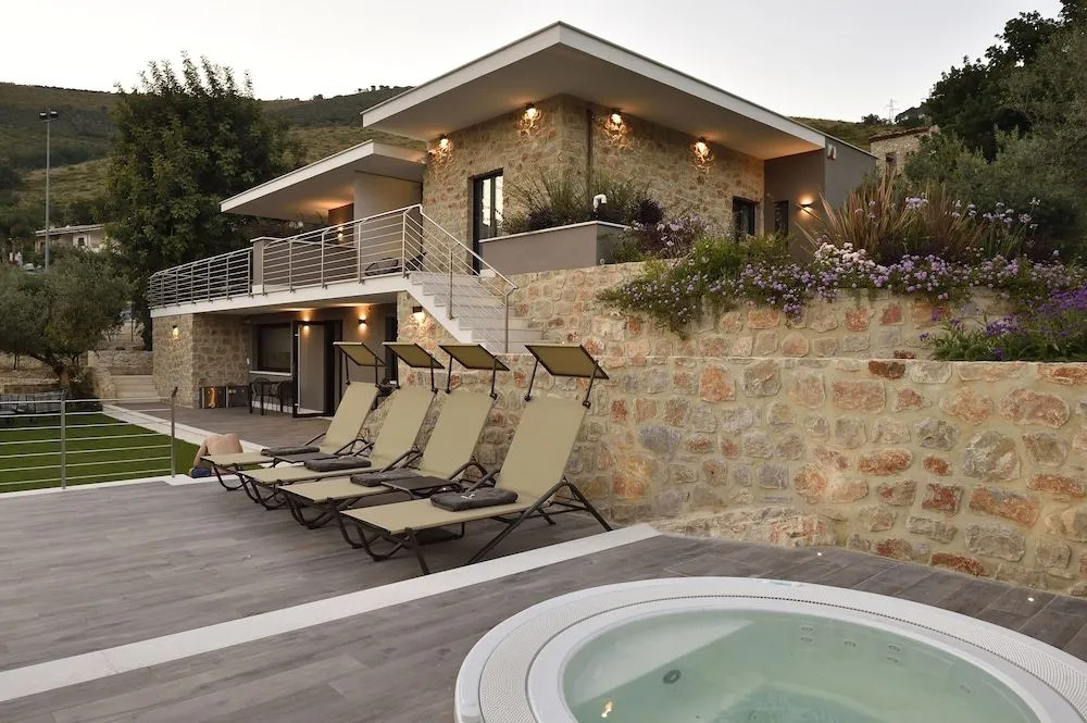 La Dependance Luxury Bed and Breakfast